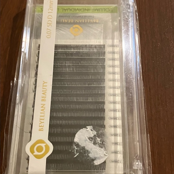 Beyelian Beauty Lashes 0.07 5D 12mm - Picture 2 of 2